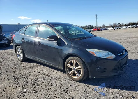 2013 Ford Focus Se z USA, uszkodzony, nr VIN 1FADP3F21DL349802